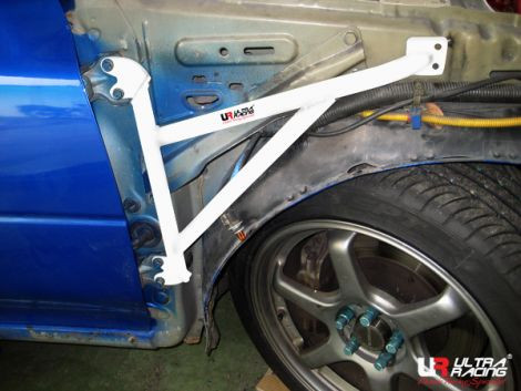 UltraRacing "Fender Brackets" für Subaru Impreza GC / GF