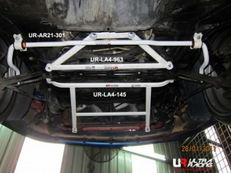 UltraRacing "4-Point Front Lower Brace" Toyota MR2 W2