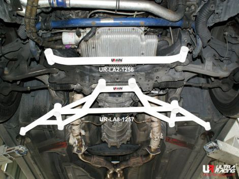 UltraRacing "Front Lower Tiebar" für Nissan 350Z 02-08