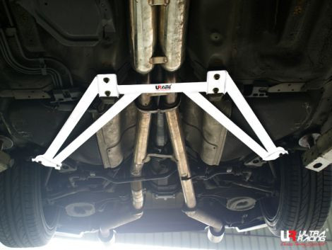 UltraRacing "Rear Member Brace 4-Point" für Nissan 350Z